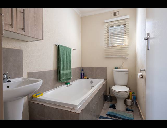 3 BEDROOM HOUSE FOR SALE IN SKY CITY